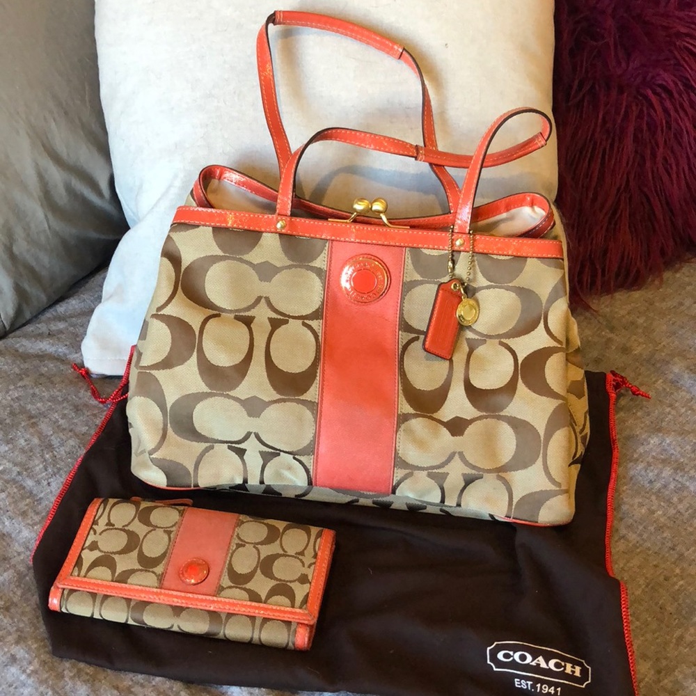 Limited edition coach purse w wallet + checkbook
